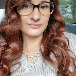 Meet your Posher, Holly